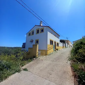 On The Hill Hostel Raposeira (Faro)