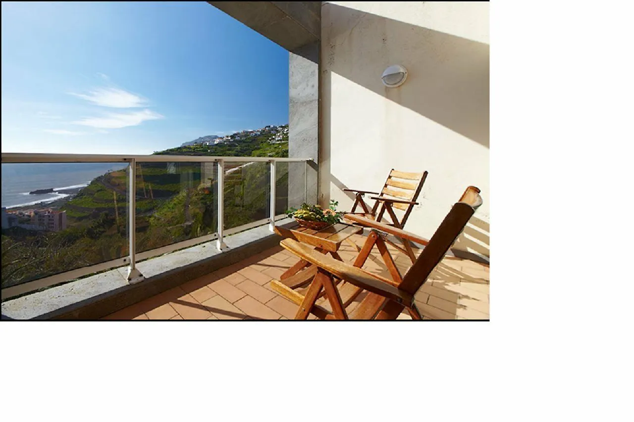Hotel Escola فونشال 4*,  البرتغال
